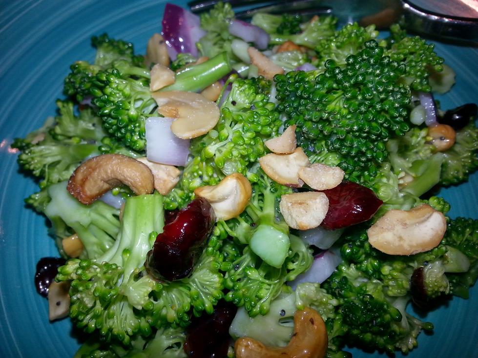 Crunchy Cashew Broccoli Salad